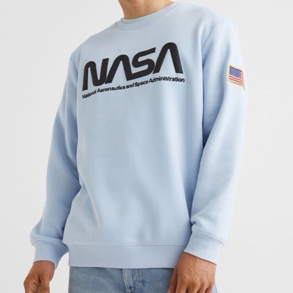 NASA Sweatshirt Men's Size Medium  H&M National Aeronautics Space Administration
